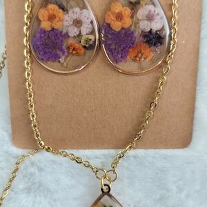 Floral Resin Jewelry Set with Gold Chain